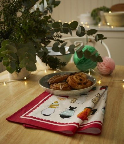 Cotton Tea Towel - Ulster Weavers Christmas Cats in Waiting (48 x 74cm)