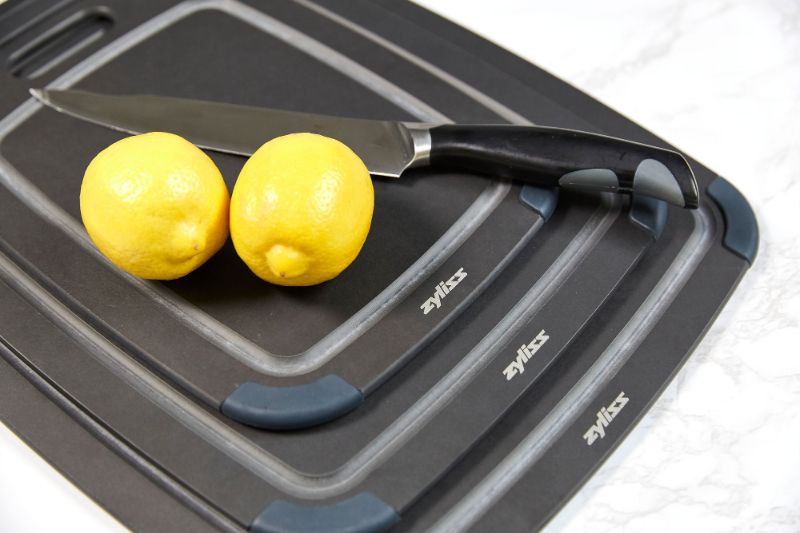 Wood-Fibre-Chopping-Board-Zyliss-30cm-x-215cm