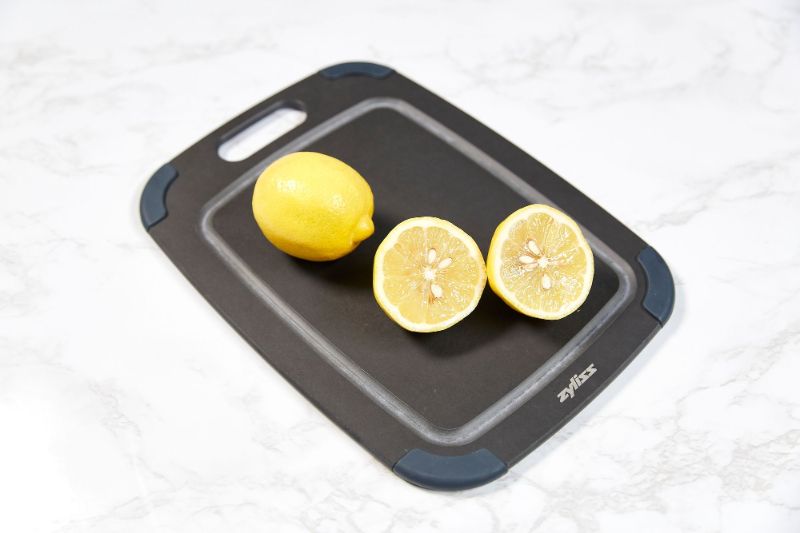 Wood-Fibre-Chopping-Board-Zyliss-30cm-x-215cm