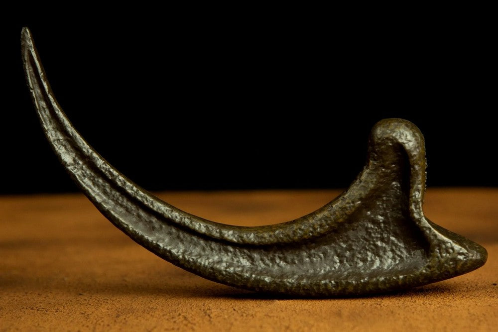 Jurassic Park: Raptor Claw Replica