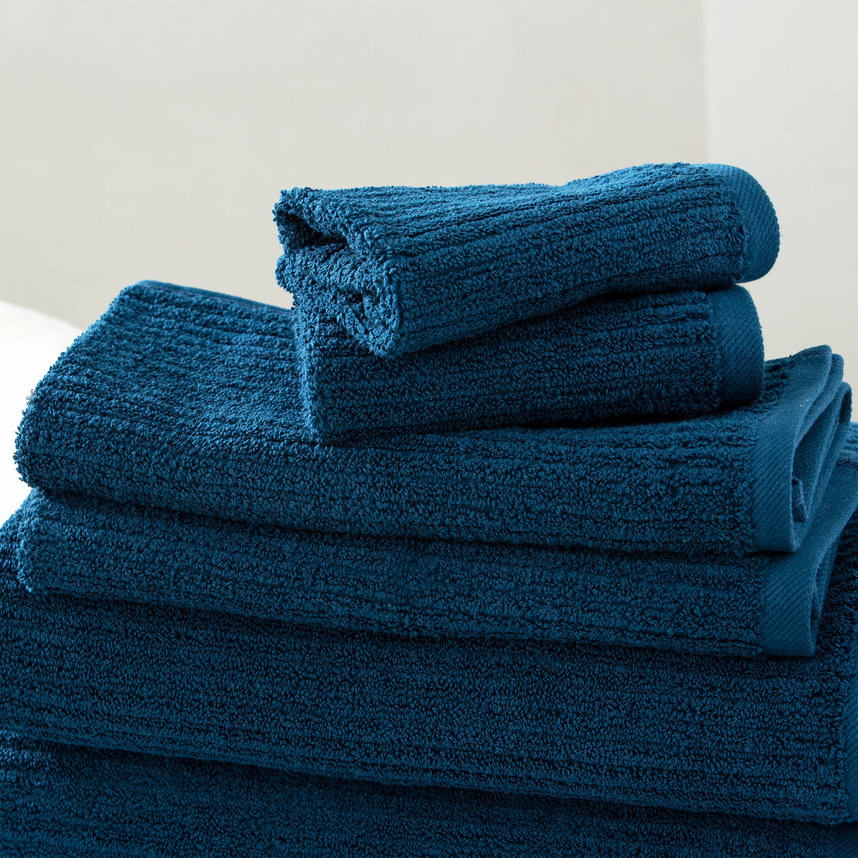 Cobblestone 650 GSM Cotton Ribbed Towel Packs 4 Piece Bath Towel Ink