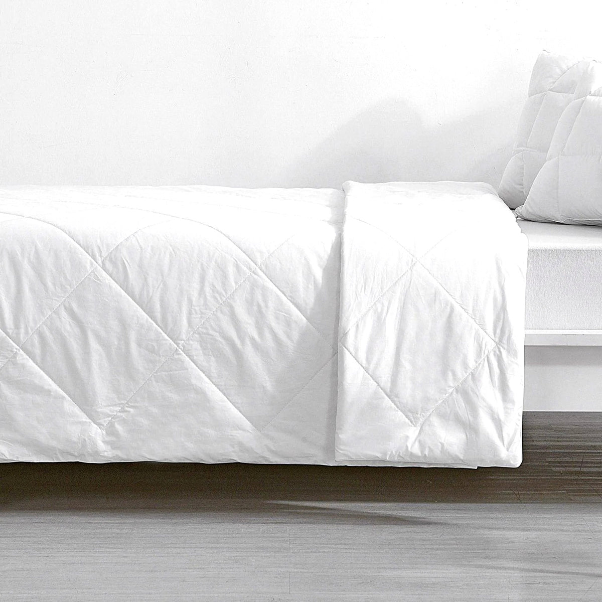 Renee Taylor Premium Light Weight All Cotton Quilt / Duvet Single