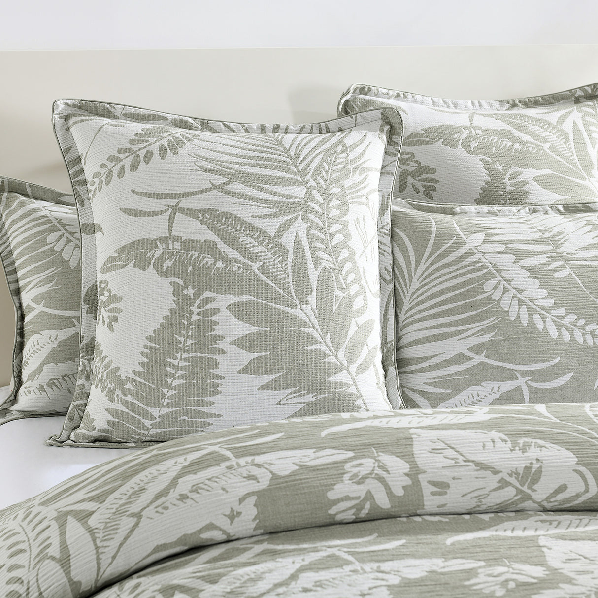 Renee Taylor Palm Tree Jacquard Quilt / Duvet Cover Set Queen Sage Green