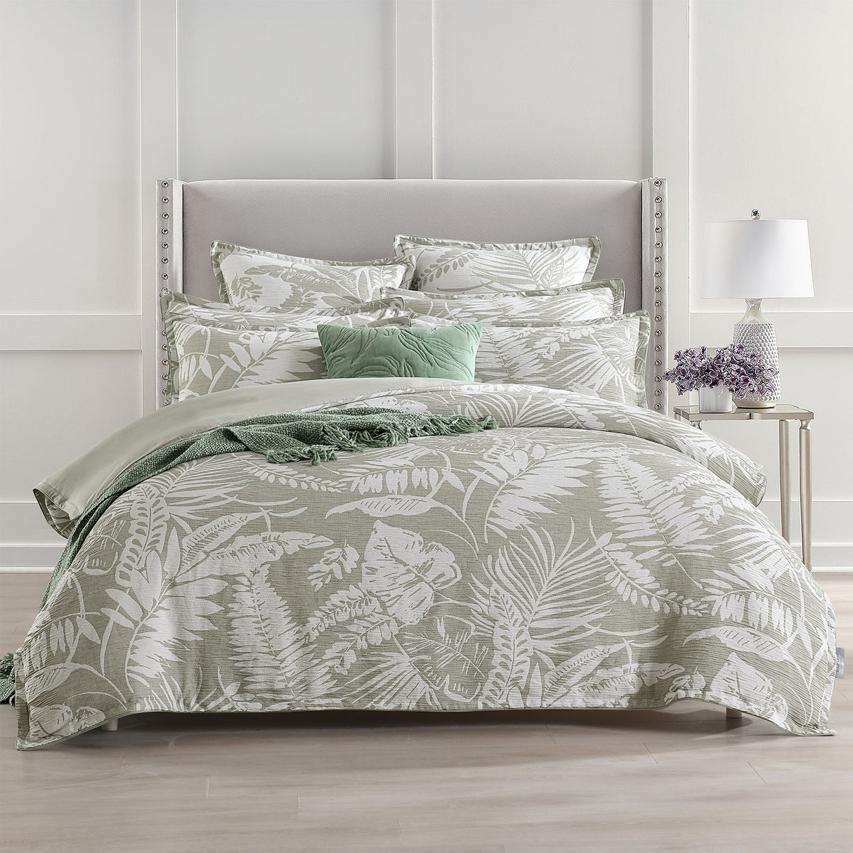 Renee Taylor Palm Tree Jacquard Quilt / Duvet Cover Set Queen Sage Green