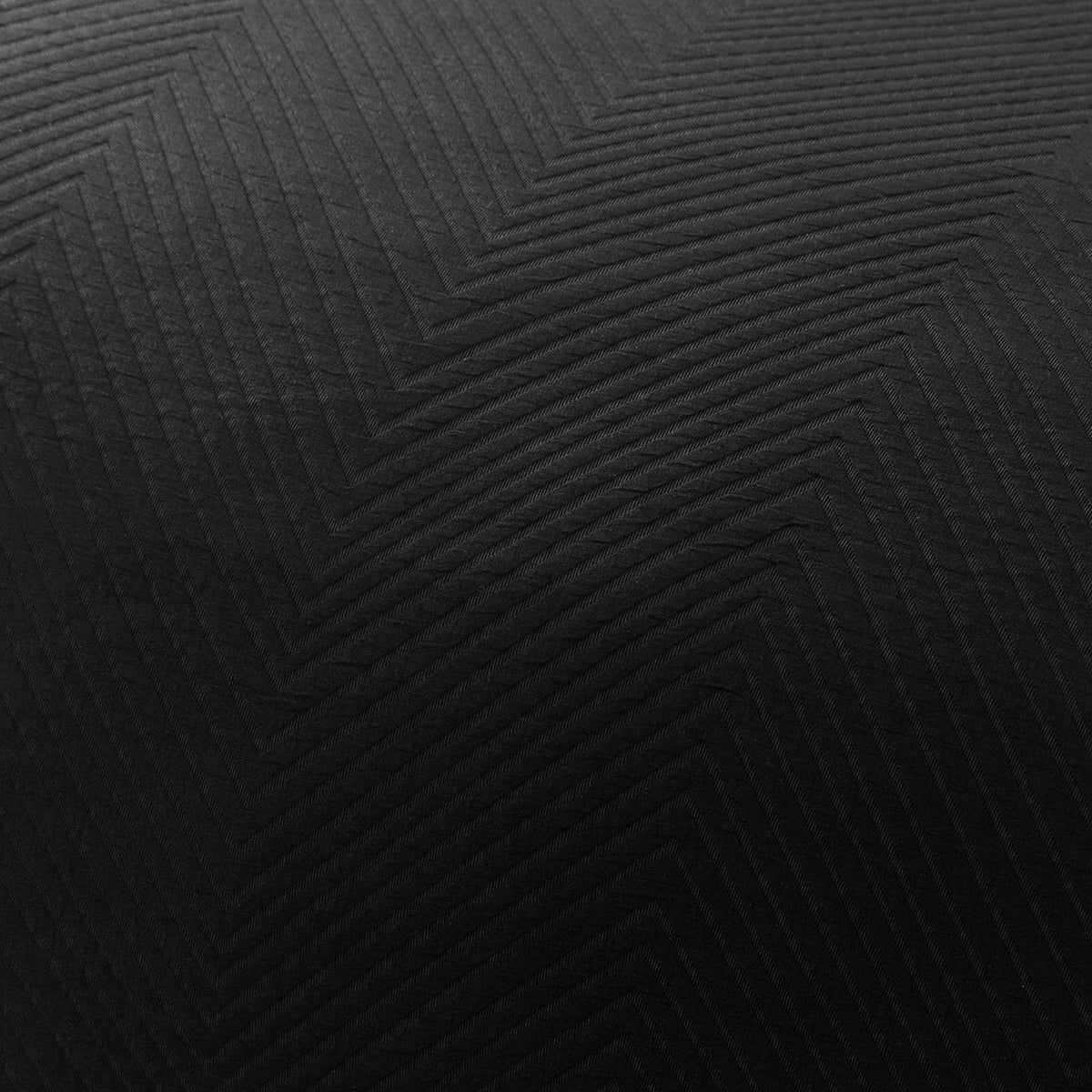 Renee Taylor Chevron Jacquard Quilt / Duvet cover set King Black