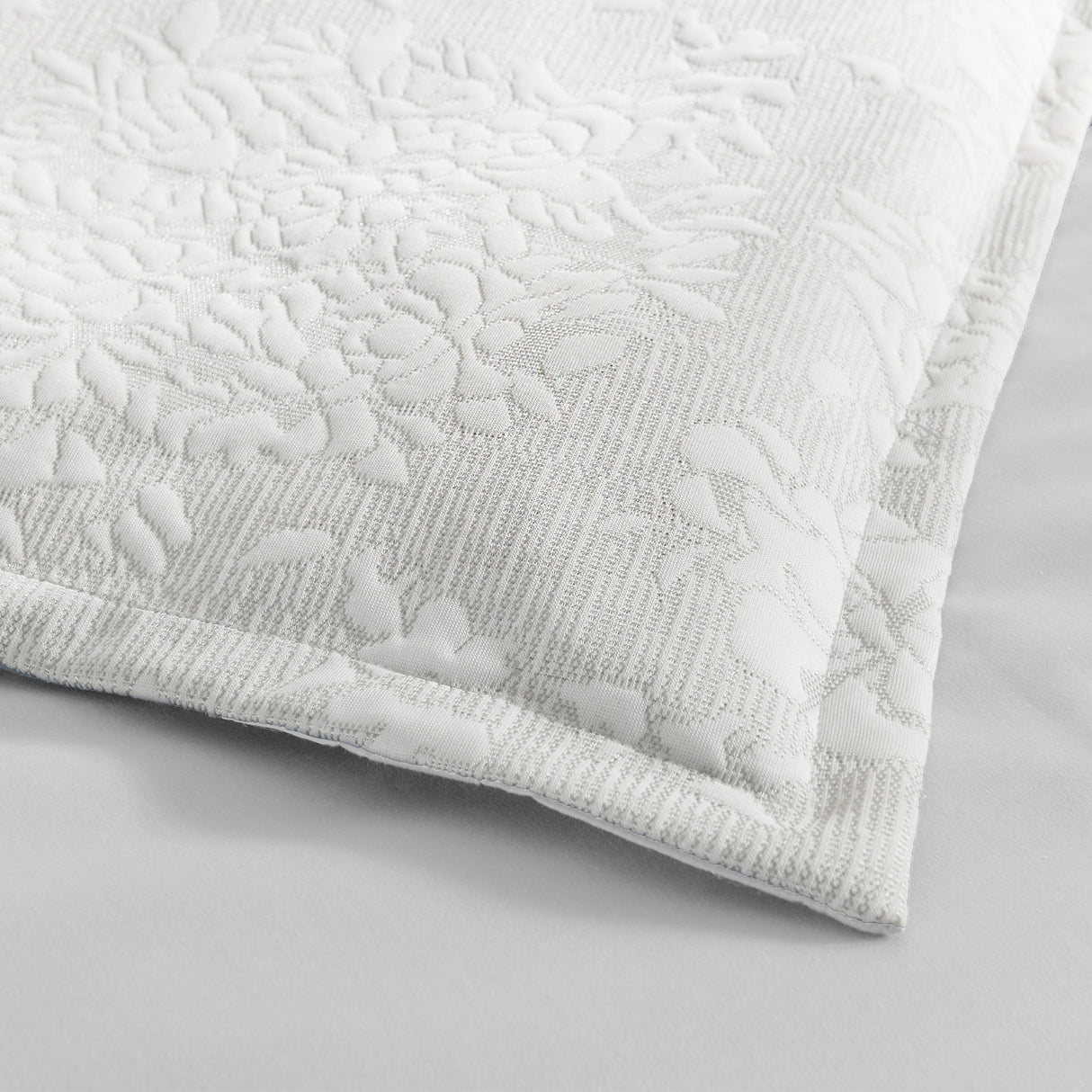 Renee Taylor Chloe Jersey Jacquard Quilt / Duvet cover set King Ivory