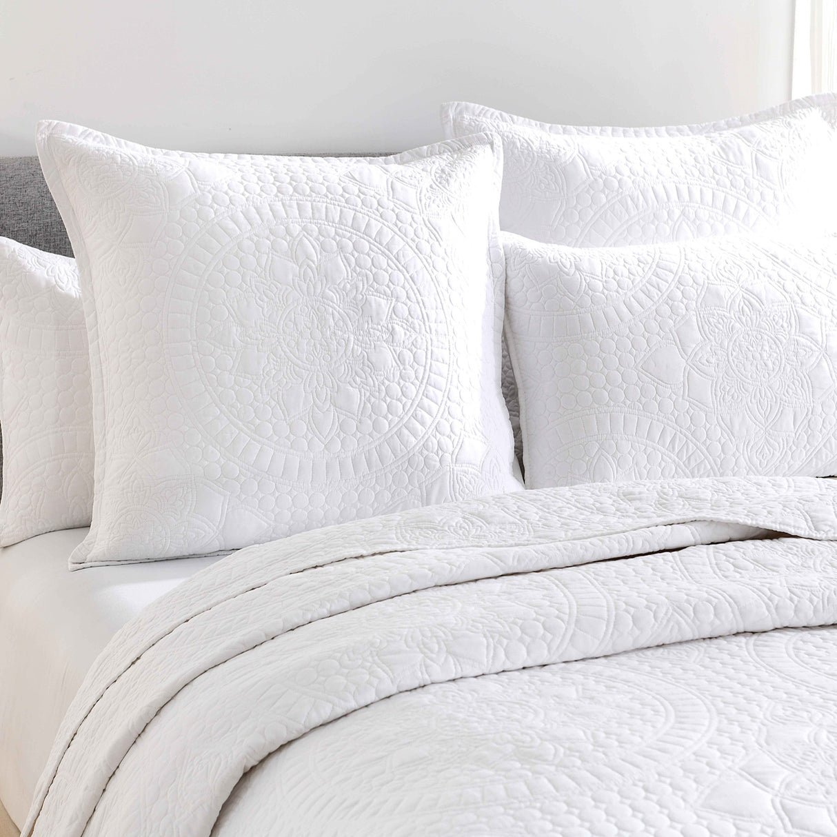 Renee Taylor Asher Jacquard Coverlet Set Single/Double White