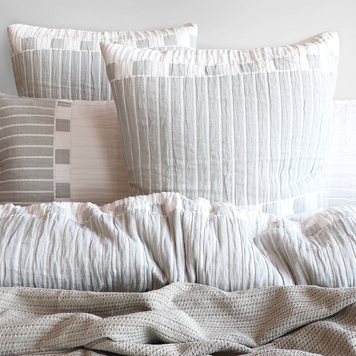 Renee Taylor Brooks Jacquard Yarn Dye Quilt / Duvet Cover Set King