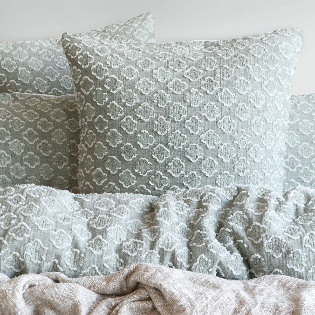 Renee Taylor Luna Jacquard Yarn Dye Quilt / Duvet Cover Set Queen