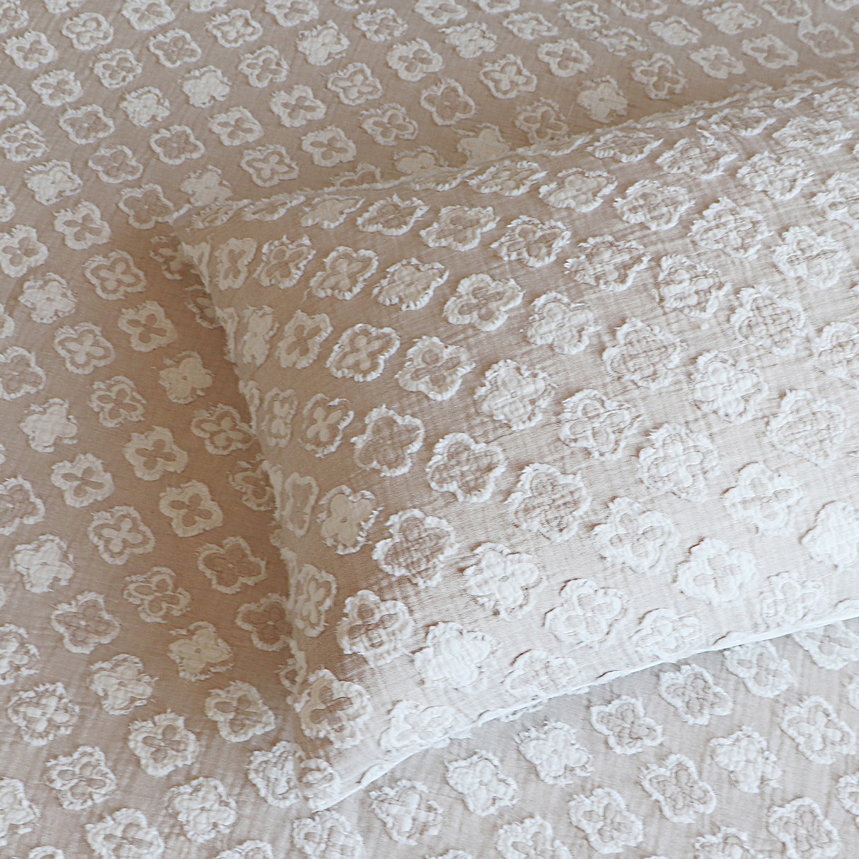 Renee Taylor Amara Jacquard Yarn Dye Quilt / Duvet Cover Set Super King