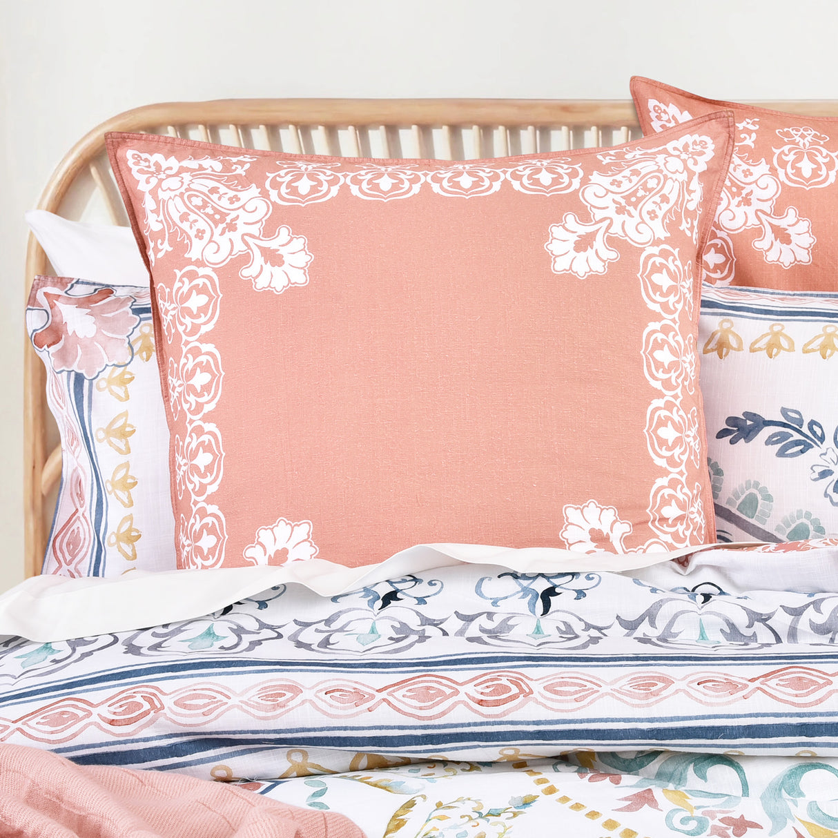 Renee Taylor 300 TC Cotton Reversible Quilt / Duvet Cover Set Queen Kalina