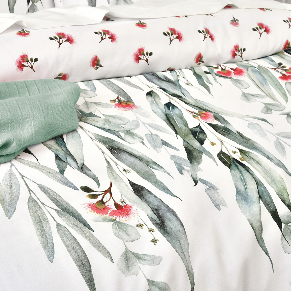 Renee Taylor 300 TC Cotton Reversible Quilt / Duvet Cover Set Super King Mallees