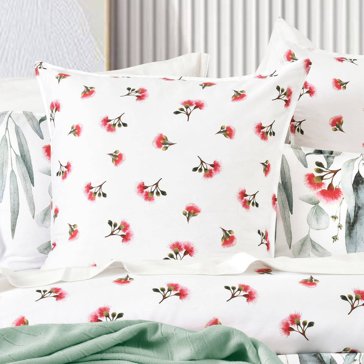 Renee Taylor 300 TC Cotton Reversible Quilt / Duvet Cover Set Super King Mallees