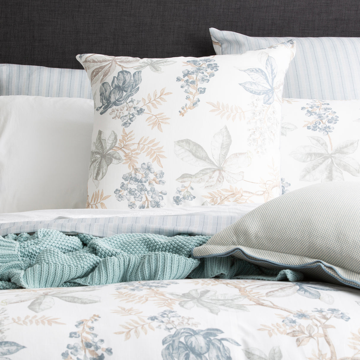 Textured Cotton Slub Reversible Quilt Cover Set Super King Floral Vine
