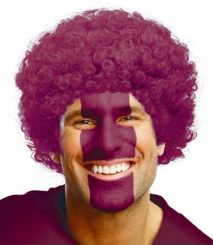 Vibrant burgundy curly wig for adults and children, perfect for trendy styles, cosplay, and casual outfits.