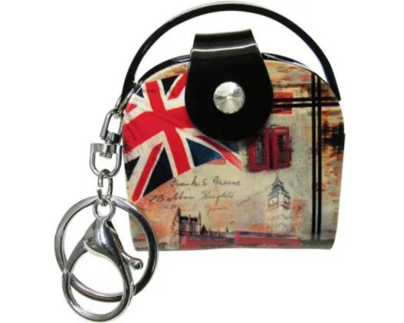 Chic 7cm acrylic keyring handbag inspired by London fashion, perfect for stylishly holding keys and enhancing any outfit.