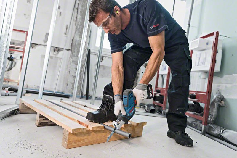 Bosch GSA 18 V-LI C Cordless Reciprocating Saw 0 - 3050 spm (Skin Only)