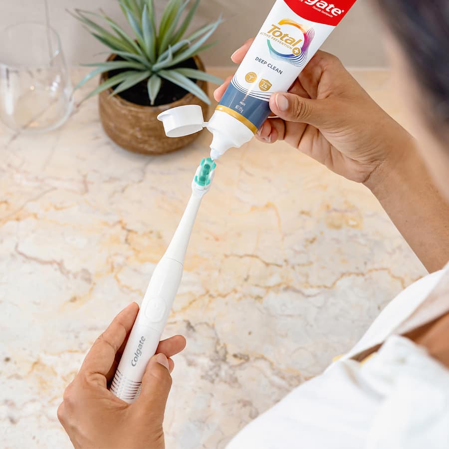 Colgate Total Electric Toothbrush Active Prevention