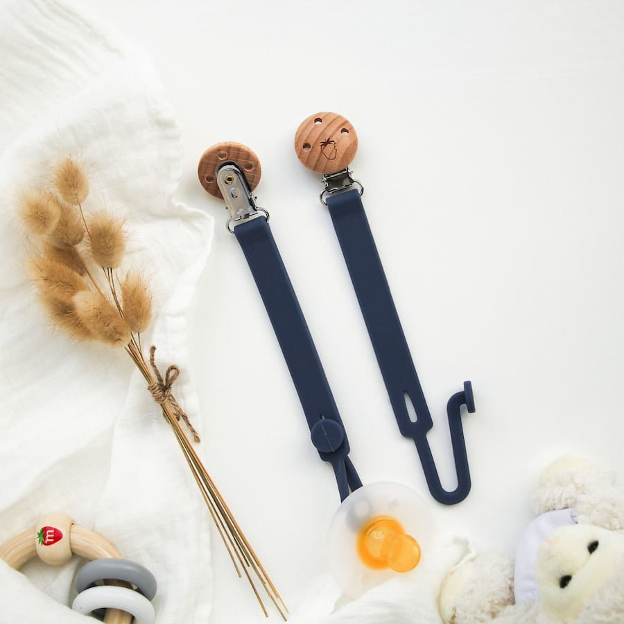 Nil. Baby Dummy Chain Silicone