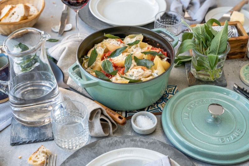 Cocotte-Staub-Round-24cm-Sage