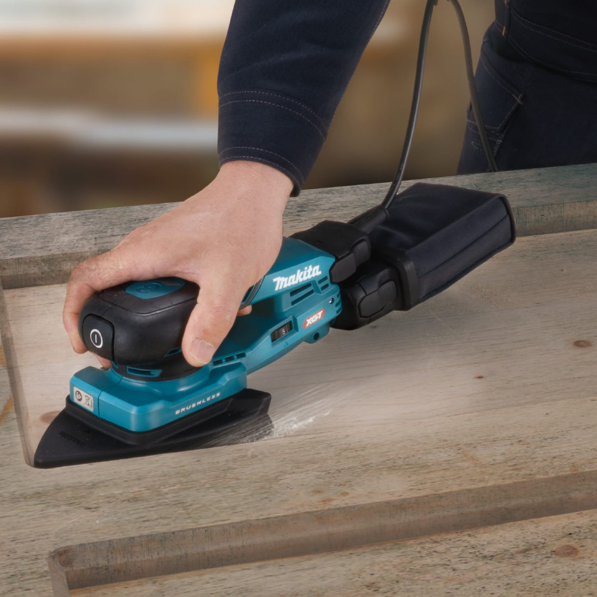 Makita 40V XGT Delta Orbital Sander (Skin Only)