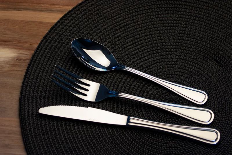 Cutlery-Set-Oneida-New-Rim-42pc