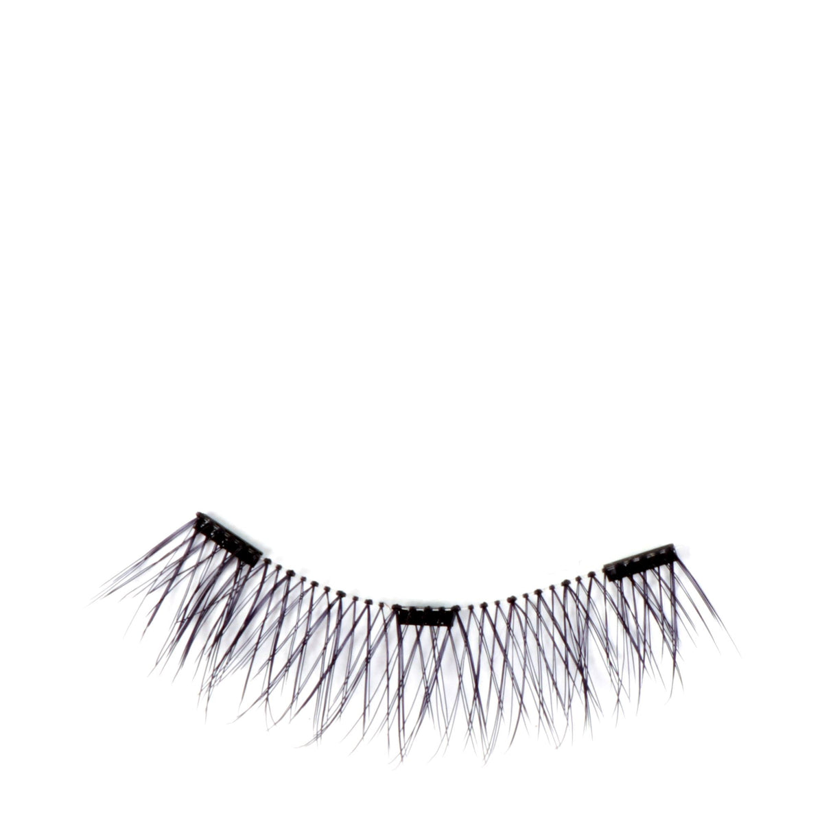 Glam By Manicare Pro 64 Willow Magnetic Lashes feature crisscross design for a natural look, easy application with magnetising eyeliner.