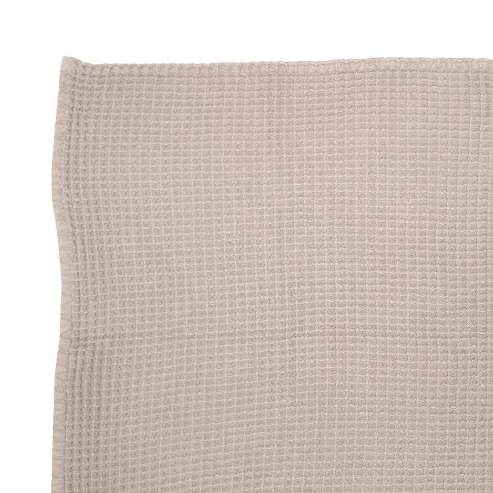 Luxurious 40x70cm Waffle Hand Towel in Pebble, made of premium Turkish cotton for quick drying and high absorbency.