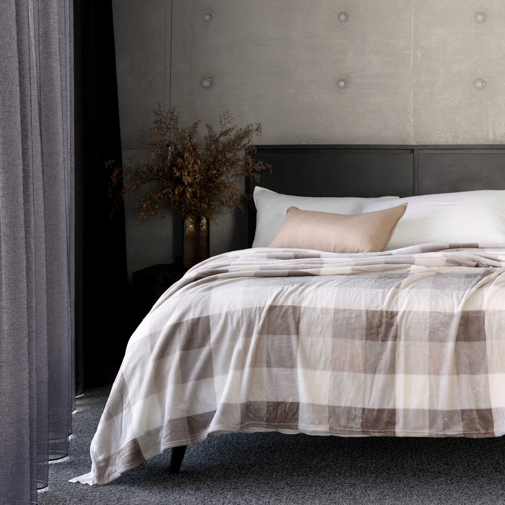 Charlie Ultraplush Blanket Nougat Single