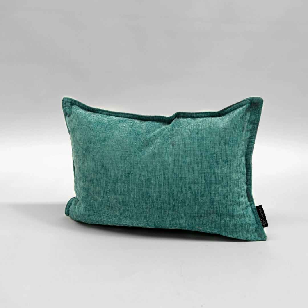 Luxurious oblong cushion cover in premium chenille, double-sided with zip closure for stylish decor and easy care.