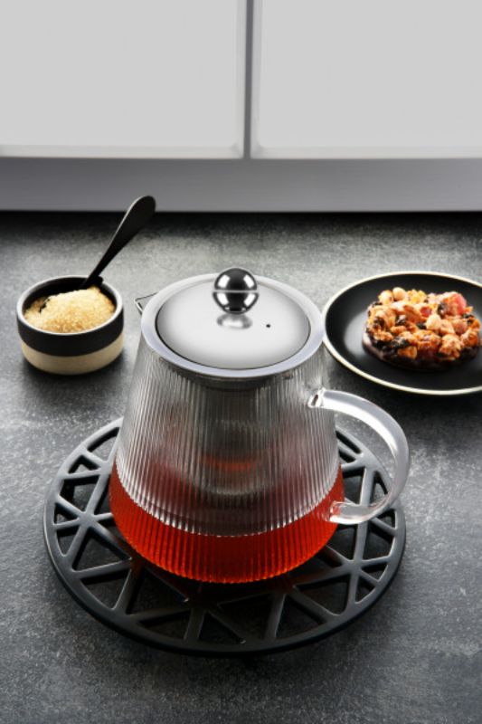 Brew Infusion Teapot with vertical stripes, 600ml, made of durable borosilicate glass for perfect tea and coffee brewing.
