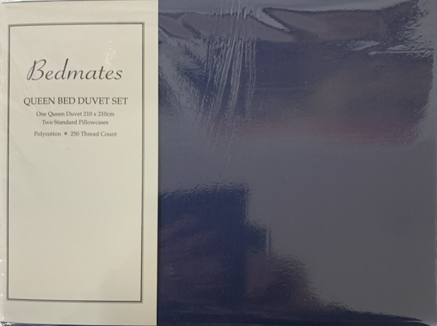 Reversible Navy/Silver duvet set for queen beds, blending style and comfort with soft polyester-cotton fabric.