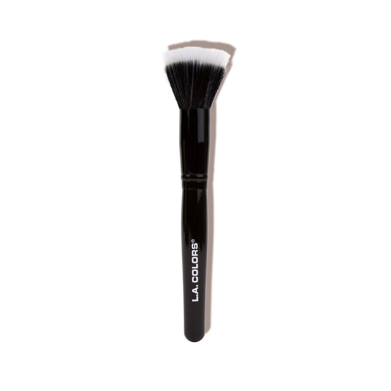 LA Colors Stippler Brush for a flawless, airbrushed finish applying liquid and cream foundations with ease.
