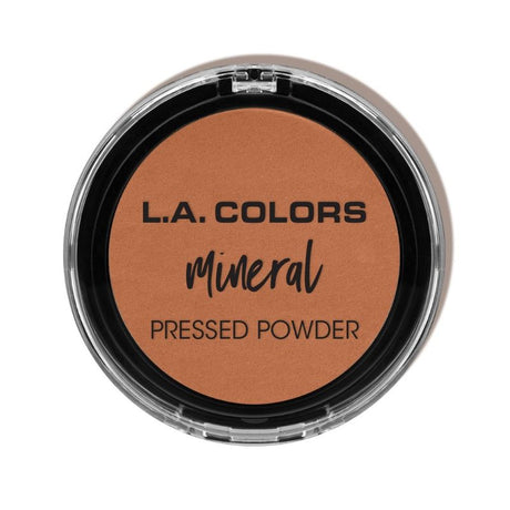 LA Colors Mineral Pressed Powder in Nutmeg delivers natural coverage with a velvety smooth finish, perfect for everyday use.