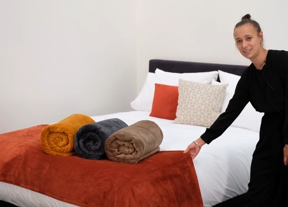 DreamTicket Coral Fleece Blanket - Garnet