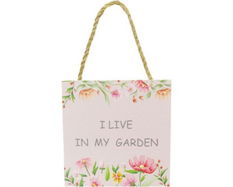 Charming 12x12 cm wooden garden sign with twine hanger, perfect for enhancing outdoor spaces and expressing love for gardening.