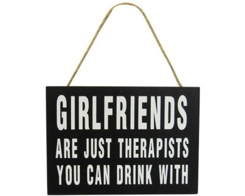 Rustic wood sign with rope hanger, 17 cm x 12 cm, promoting family bonding and a warm home atmosphere.