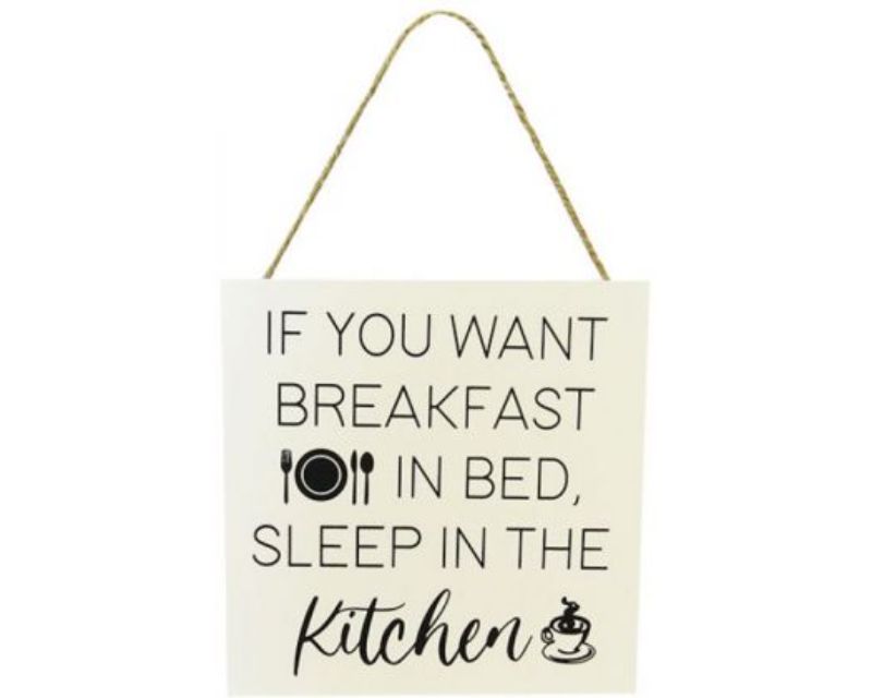 Charming 18x18 cm wooden Family Life Hanger sign celebrating love and togetherness, perfect for kitchen decor.