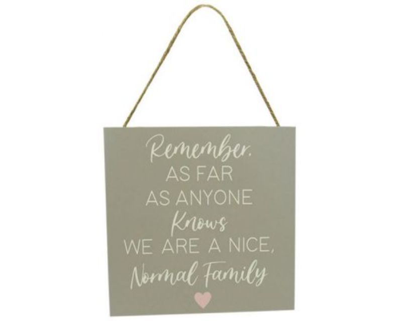 Rustic 18x18 cm wood sign celebrating family love and unity, perfect for home decor and meaningful gifts.