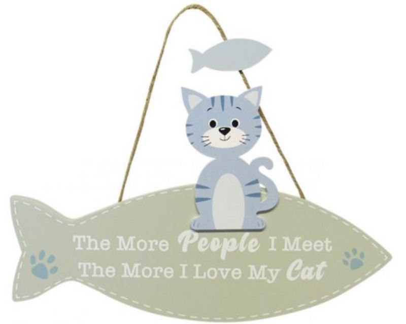 Wooden fish-shaped cat hanger, 28 x 17.5 cm, perfect for cat lovers' home decor and displaying cherished memories.