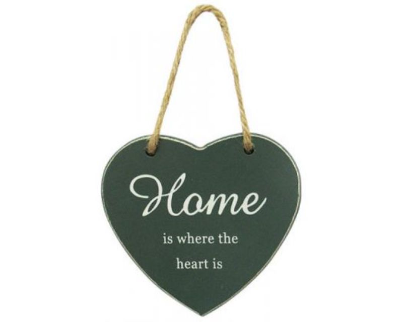 Heart-shaped green wall hanger, 10.5 cm, adorned with inspiring words, perfect for decor and lightweight items.