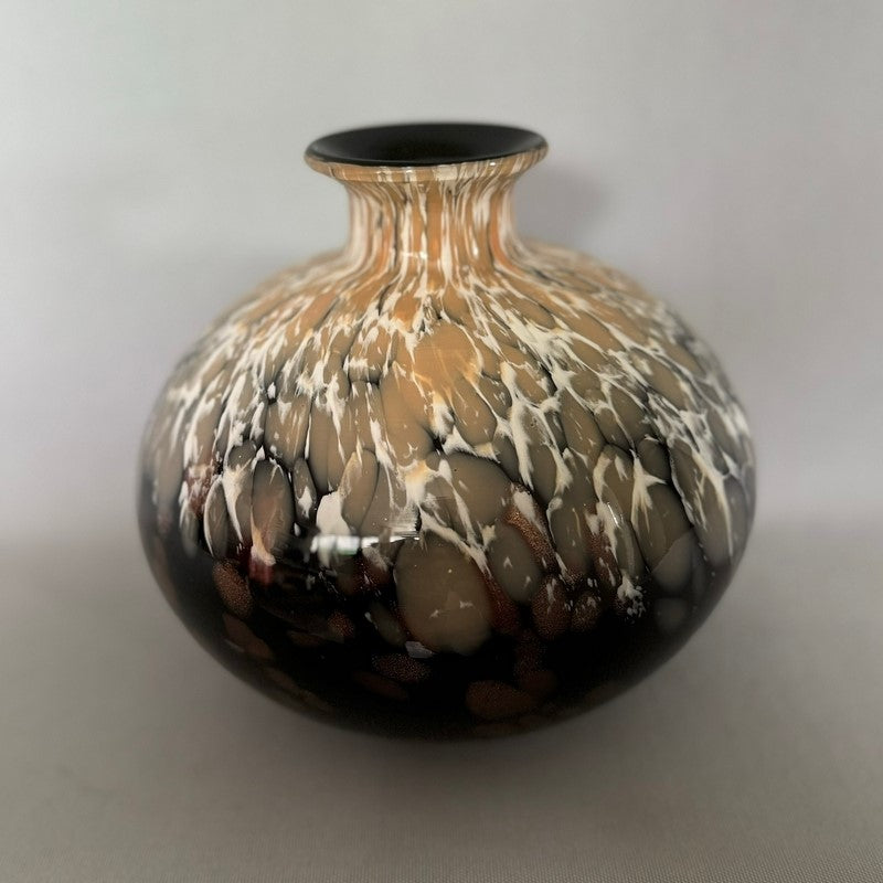 Round Vase - Black (20 x 18cm)