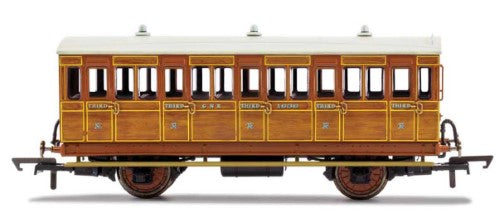 Hornby GNR 4WC model coach, 3rd Class with fitted gas lighting and Maglight system, ideal for railway enthusiasts.