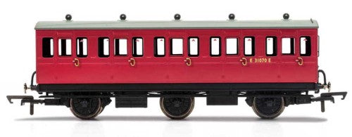 Hornby BR 6WC 3rd Class coach with fitted lights, showcasing vintage design for model railway enthusiasts.