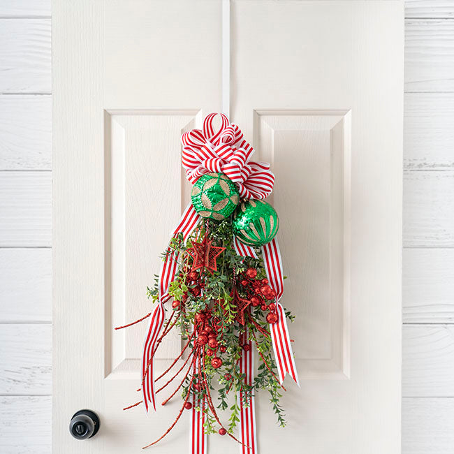 Metal Wreath Door Hanger White