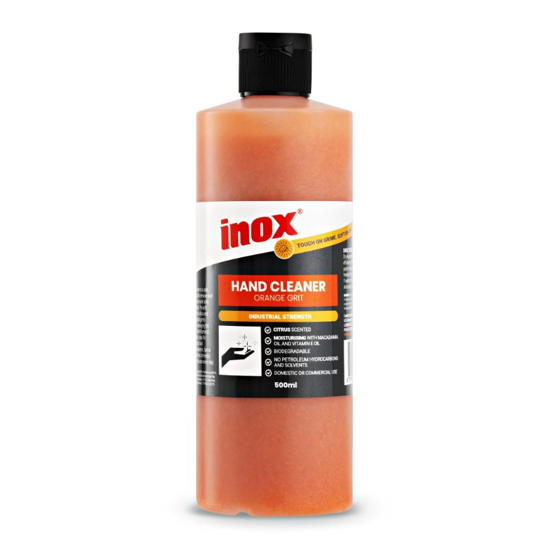 Powerful 500ml hand cleaner with orange grit for tough grime, enriched with Macadamia oil and Vitamin E, citrus scent.