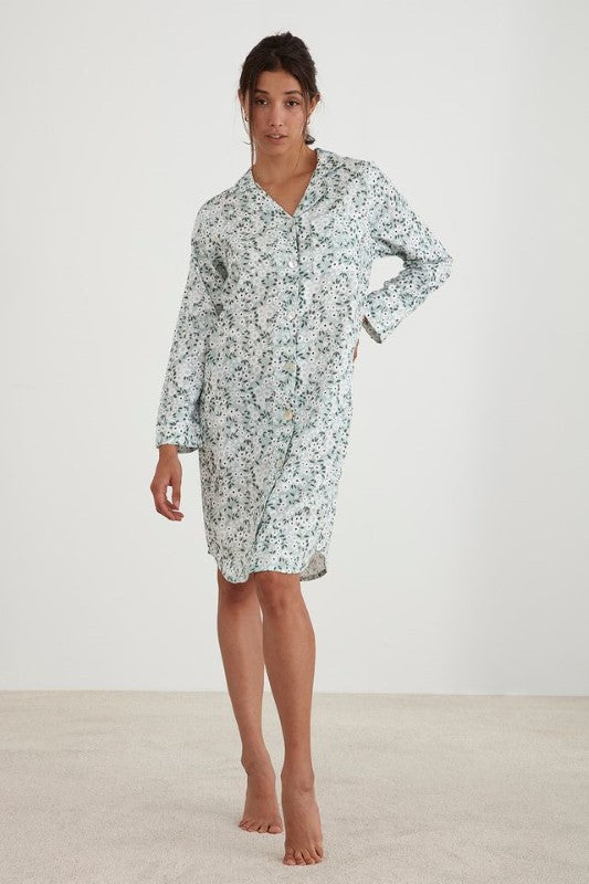 Elegant XL green floral print nightshirt with long sleeves and button-up design for ultimate comfort at bedtime.