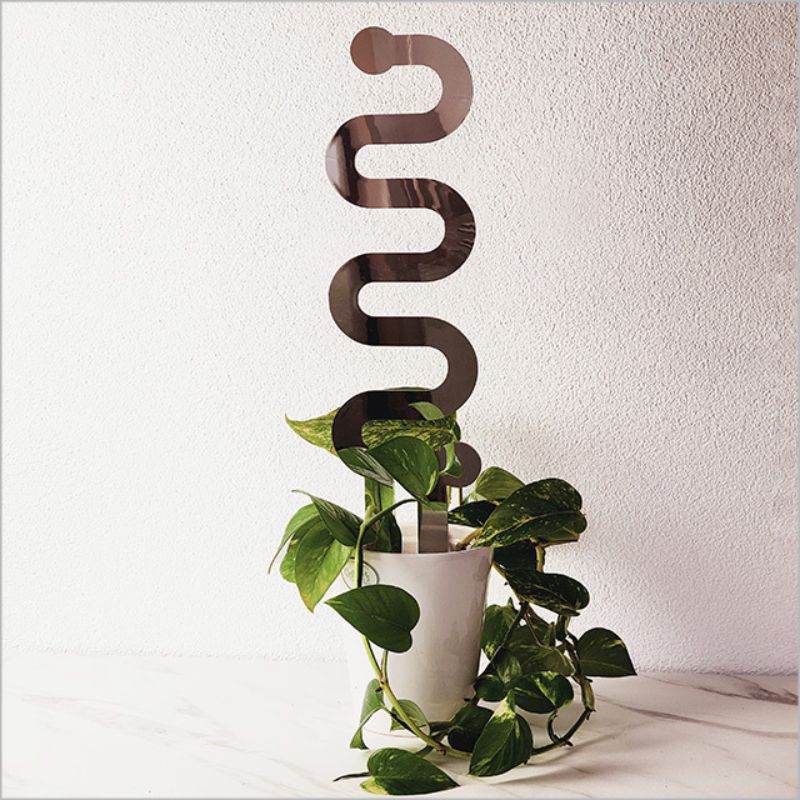 Serpent-shaped freestanding plant support stake in ACM Silver Mirror, ideal for climbing plants like Monstera and Hoyas.