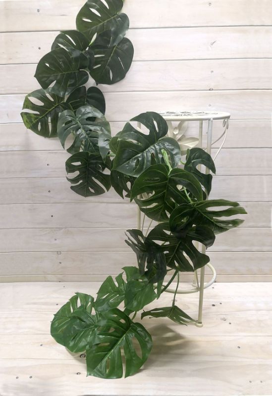 Monsteria Leaf Garland (1.8M)