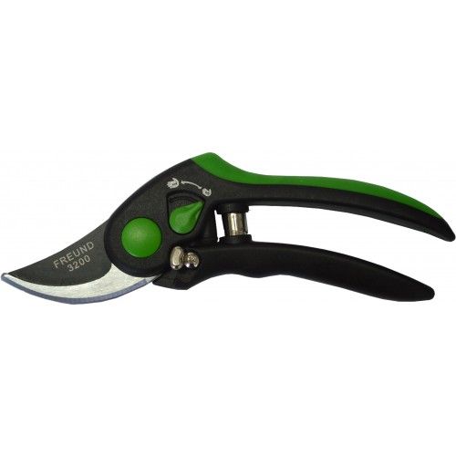 Freund 3200 CAP pruning shears with adjustable ergonomic handle, ideal for comfortable, precise gardening and pruning tasks.